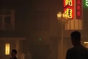 《逆光航线》逆光跑道上的飞机剪影封面